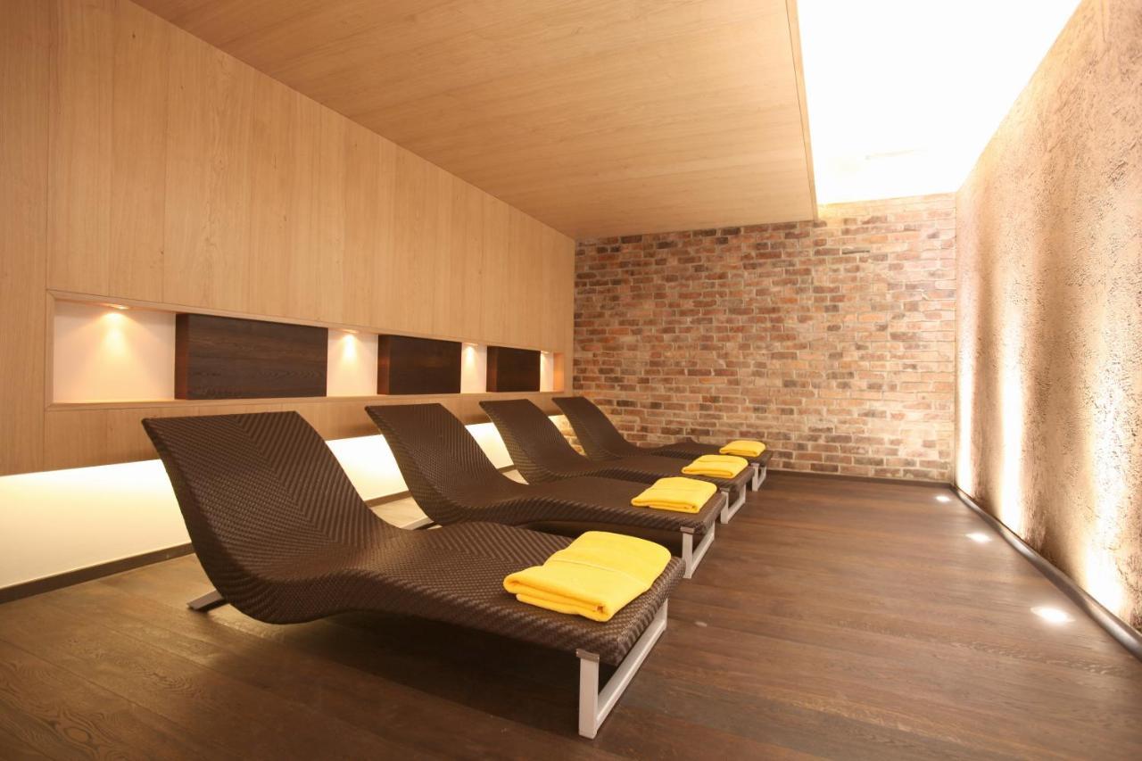 Hotel Restaurant Krone Hayna  エクステリア 写真