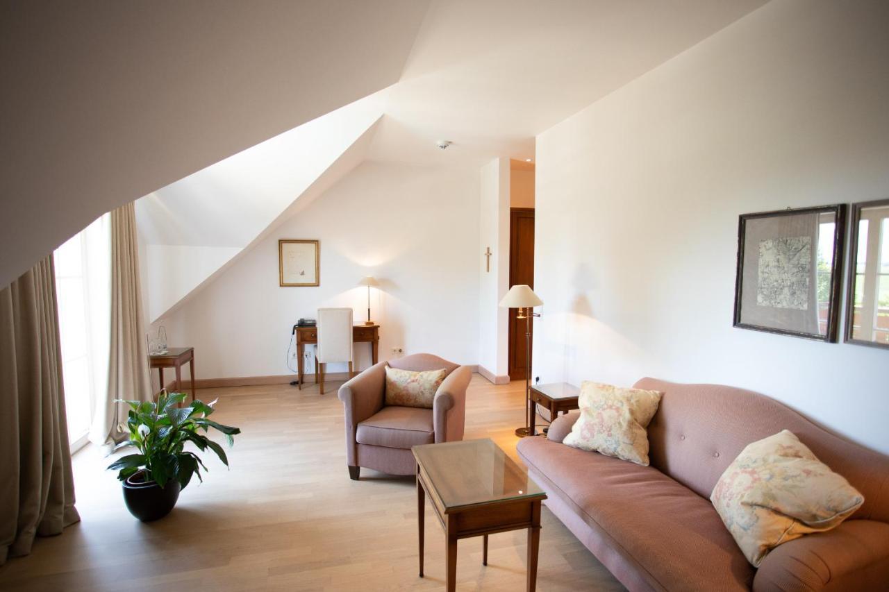 Hotel Restaurant Krone Hayna  エクステリア 写真